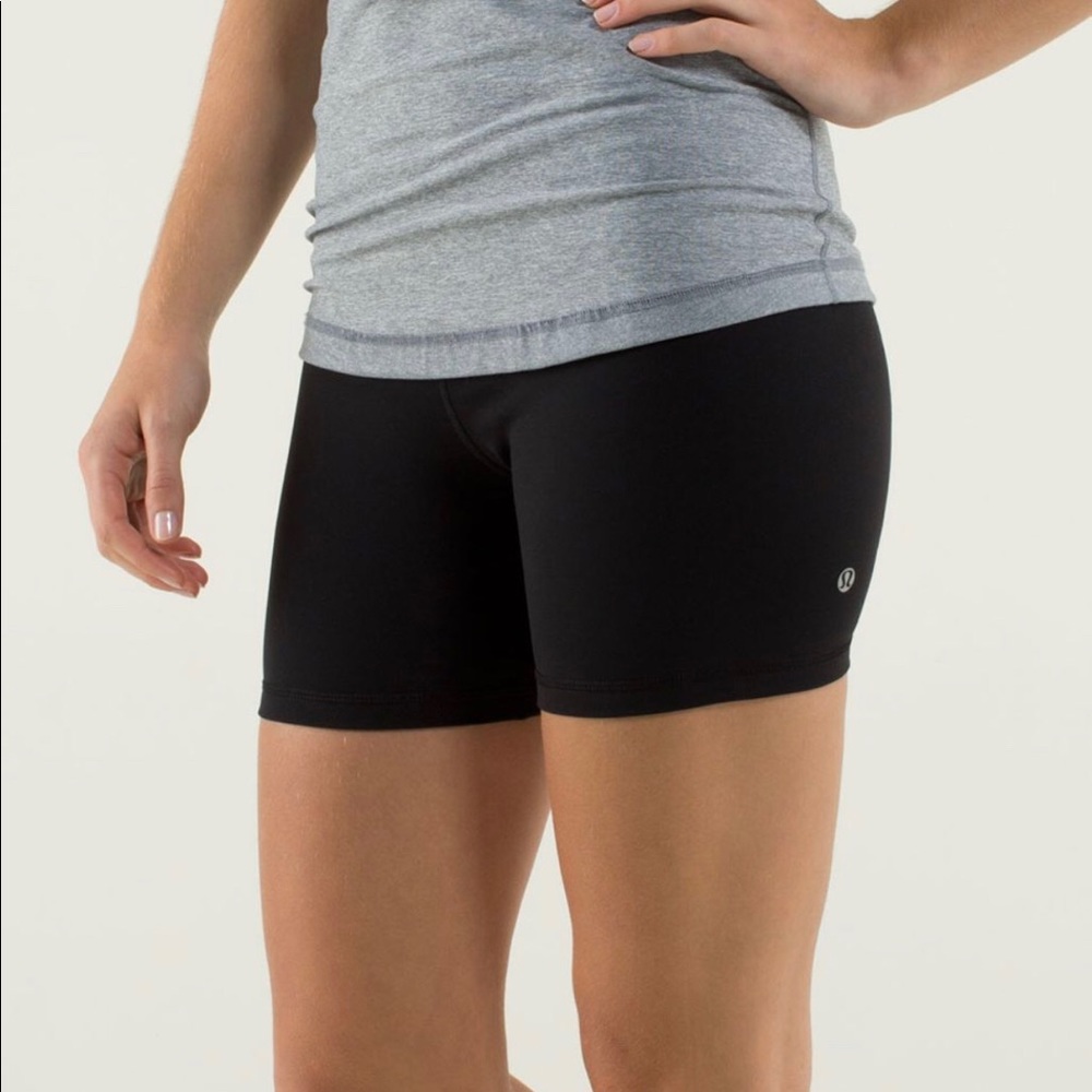 🍋lululemon athletic groove shorts 🍋